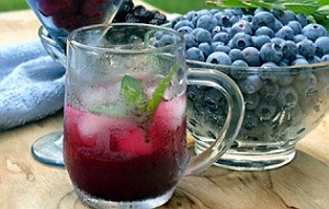 Natural treatments with bilberries (fruit)